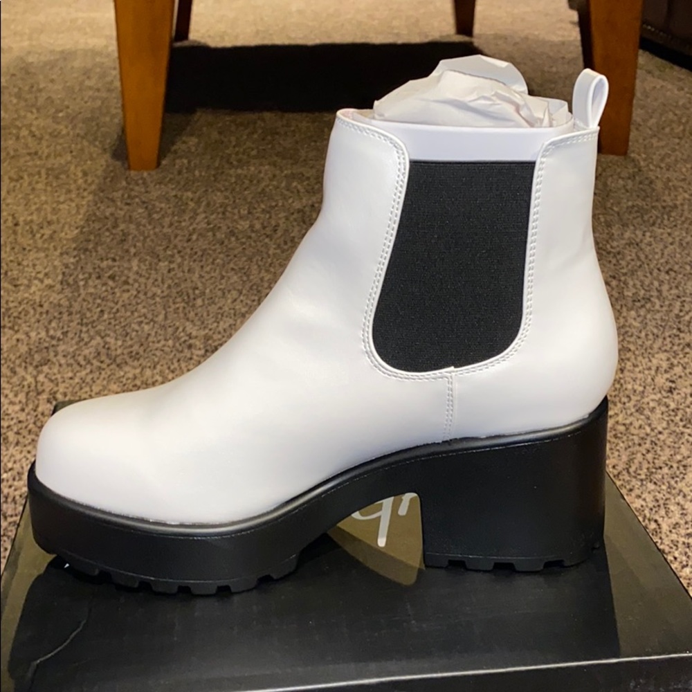 White Chelsea Ankle boots